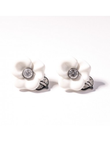 White Flower Clip Earring sur le site 